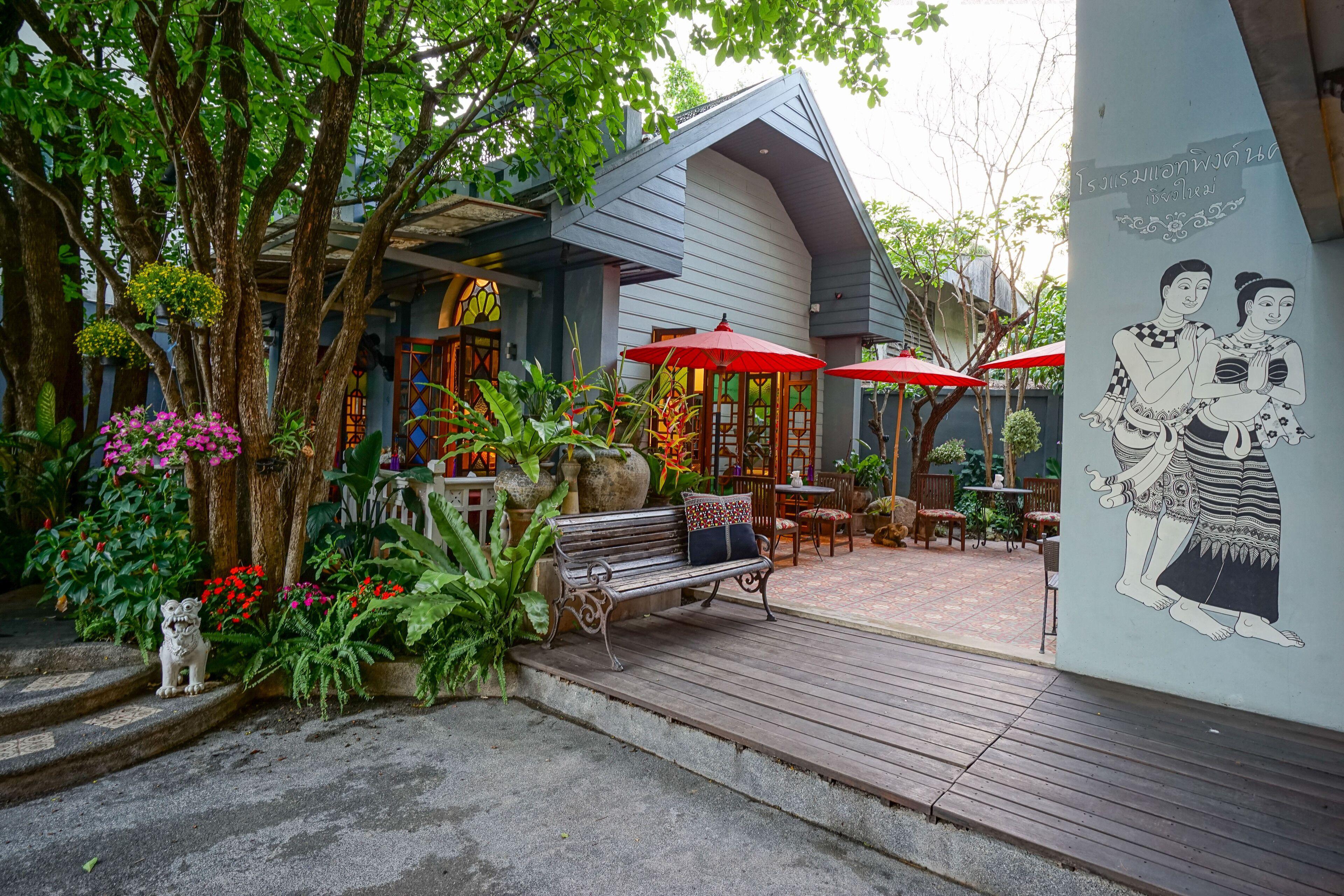 At Pingnakorn Nimman Hotel — Photos 1